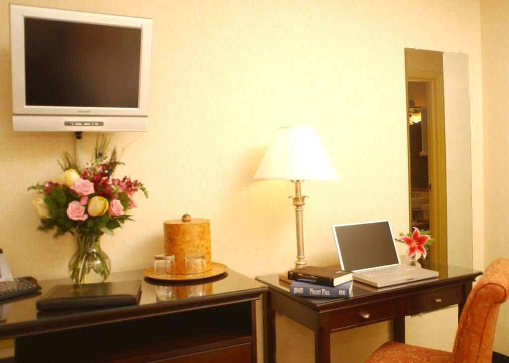 คอลเลเจียน โฮเทล แอนด์ สวีท, เทรดมาร์ก คอลเล็กชั่น บาย วินด์แฮม Hotel ซีราคิวส์ ภายนอก รูปภาพ